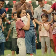 เป็นแม่ที่ครบเครื่อง สวย เก่ง เจ๋งในสายตาลูก…ไม่ง่าย!   OLAY และ Lazada เชิดชูความแข็งแกร่งของแม่ในทุกบทบาท  แนะ “6 วิธี ลดความเครียดคุณแม่”   เมื่อแม่ยิ้ม ลูกจะหัวเราะ แล้วครอบครัวจะมีความสุข