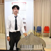 หนุ่มศิลปกรรมศาสตร์ มทร.ธัญบุรี เปลี่ยนดีไซน์ใหม่ เพื่อการใช้งาน ‘กระถางธูปและเชิงเทียน’ สำหรับศาสนสถาน