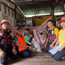 ทีม ศรส.จังหวัดพิษณุโลก ร่วมกับเครือข่ายเร่งช่วยชาวบ้านอพยพหนีน้ำท่วม ลงพื้นที่ ม.9 อ.พรหมพิราม