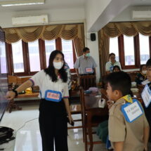 ศิลปศาสตร์ ม.รังสิต จัดโครงการนิเวศน์ท้องถิ่นให้ความรู้น้องๆ นักเรียนโรงเรียนวัดนาวง