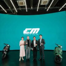 EM Motor เขย่าตลาด EV เปิดตัว “Legend Pro”มอเตอร์ไซค์ไฟฟ้าดีไซน์ล้ำ ฟังก์ชันจัดเต็ม ตอบโจทย์คนรุ่นใหม่ ด้วยนวัตกรรมที่เข้าถึงได้