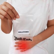 ถุงน้ำดีอักเสบ ทำไมแพทย์บางคนบอกให้รอ บางคนให้ผ่าตัดเลย แล้วเราจะเชื่อใครดี?