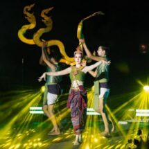 จังหวัดนครพนม เปิดงานประเพณีไหลเรือไฟและงานกาชาดจังหวัดนครพนม ประจำปี 2568