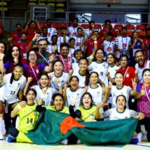 บังคลาเทศ ฟอร์มโหด! ถล่ม 14-1 ผงาดแชมป์ฟุตซอลหญิง SAFF 2026 ที่กรุงเทพฯ — “โค้ชเอก” พาภูฏานคว้าที่ 3 “บิ๊กป๋อม” ร่วมมอบรางวัล