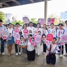 “ก้าวอิสระ” เบอร์22 เคลื่อนขบวนตุ๊กตุ๊ก 100 คัน เยือนสวนป่าเบญจกิติ ประกาศจุดยืนเปลี่ยนขนส่งสาธารณะเป็น EV 100% สู้ภัย PM 2.5 เพื่อคืนลมหายใจสะอาดให้ประชาชน