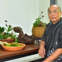 เสกกล่องพัสดุเป็นงานศิลป์ มทร.ธัญบุรี โชว์ ‘ปุ๋ยปั้นรูปสัตว์’ ประดับพานรับน้ำรักษ์โลกรับสงกรานต์