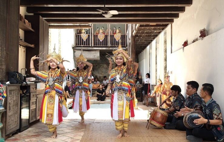 สวธ. ร่วมแสดงความยินดีกับผู้ช่วยศาสตราจารย์ธรรมนิตย์ นิคมรัตน์ ศิลปินแห่งชาติ สาขาศิลปะการแสดง (โนรา) พุทธศักราช 2564 ในพิธีเปิดป้ายบ้านศิลปินแห่งชาติ เพื่อเป็นแหล่งเรียนรู้ทางวัฒนธรรมที่สำคัญของจังหวัดสงขลา