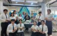 ราชมงคลธัญบุรีรวมพลัง ประดิษฐ์ดอกไม้จันทน์ 3 แบบในพระนาม “ควีนสิริกิติ์”