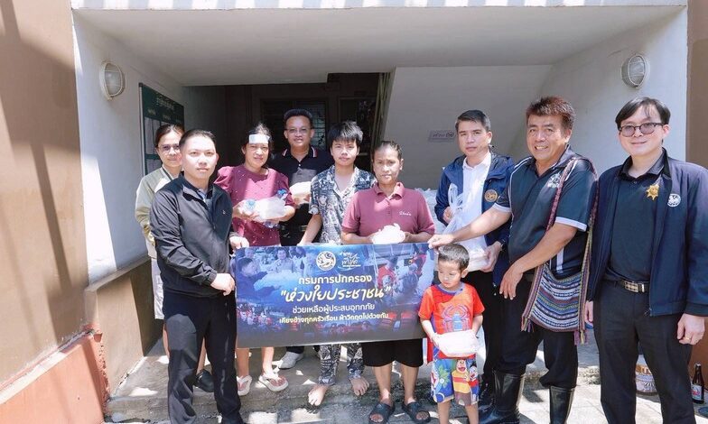 วิทยาลัยการปกครอง รวมน้ำใจ เร่งทำอาหารน้ำดื่มมอบให้ผู้ประสบภัยน้ำท่วม