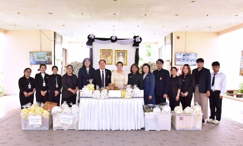 มทร.ธัญบุรี ผนึกกำลังเทศบาลตำบลธัญบุรี จิตอาสาประดิษฐ์ดอกไม้จันทน์ 15,000 ดอก